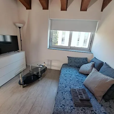 Apartment Lux 2 Metro M2